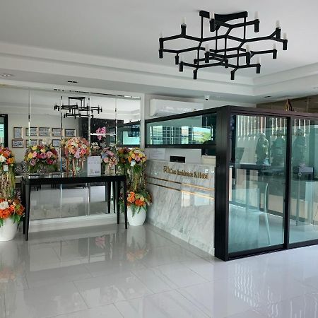 Icare Residence & Hotel Bangkok Bagian luar foto