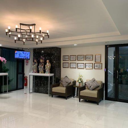 Icare Residence & Hotel Bangkok Bagian luar foto