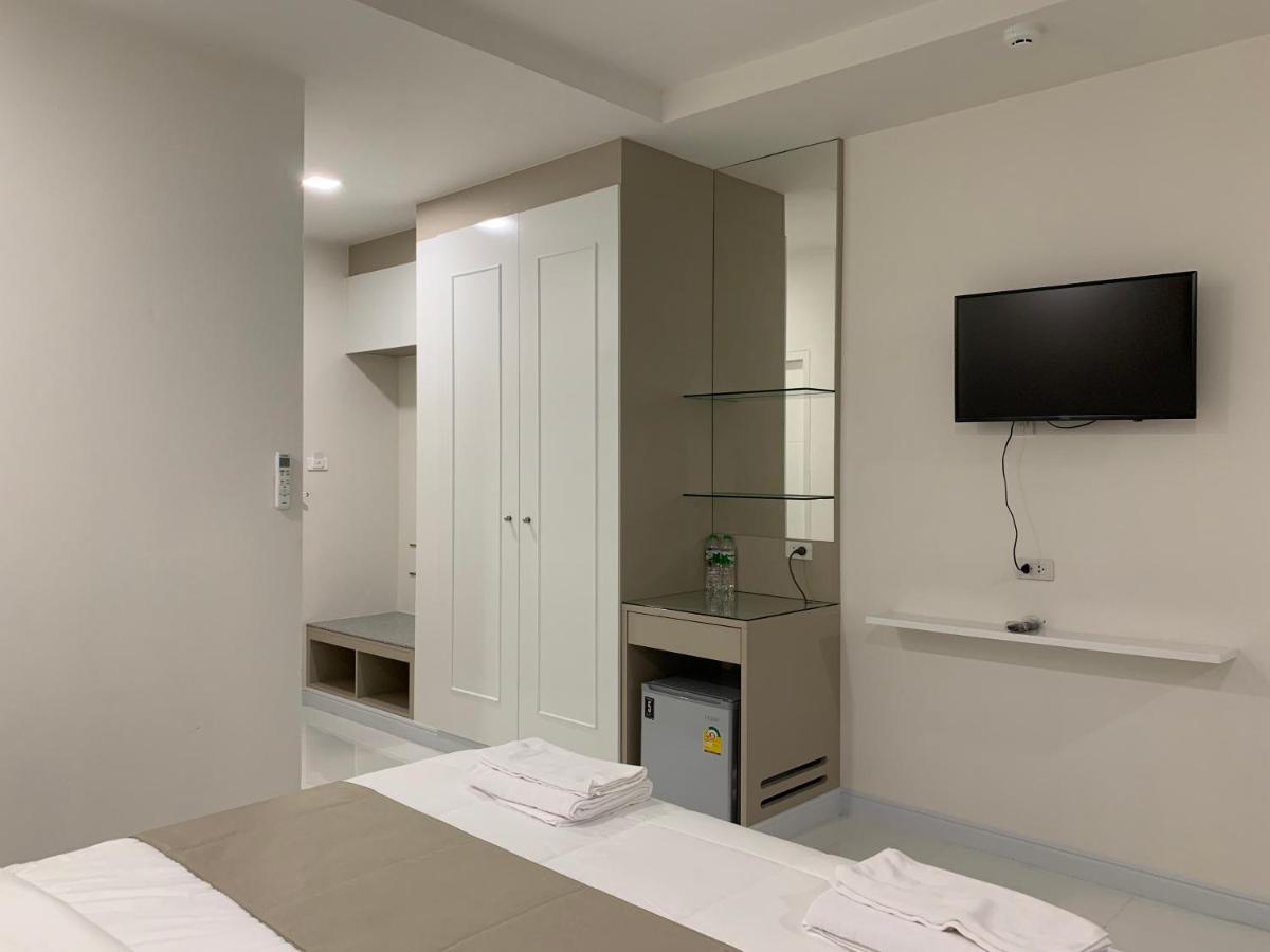 Icare Residence & Hotel Bangkok Bagian luar foto