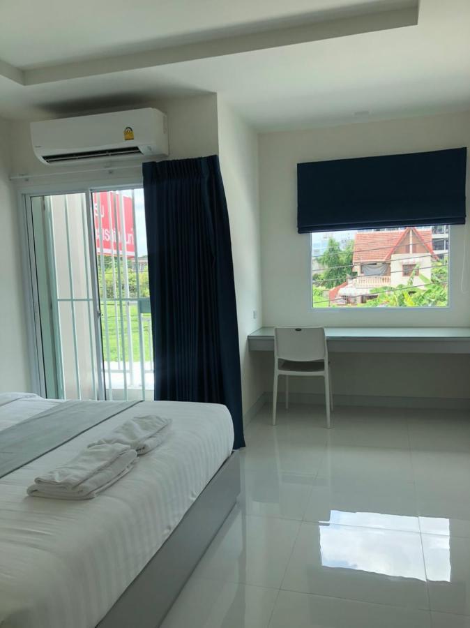Icare Residence & Hotel Bangkok Bagian luar foto