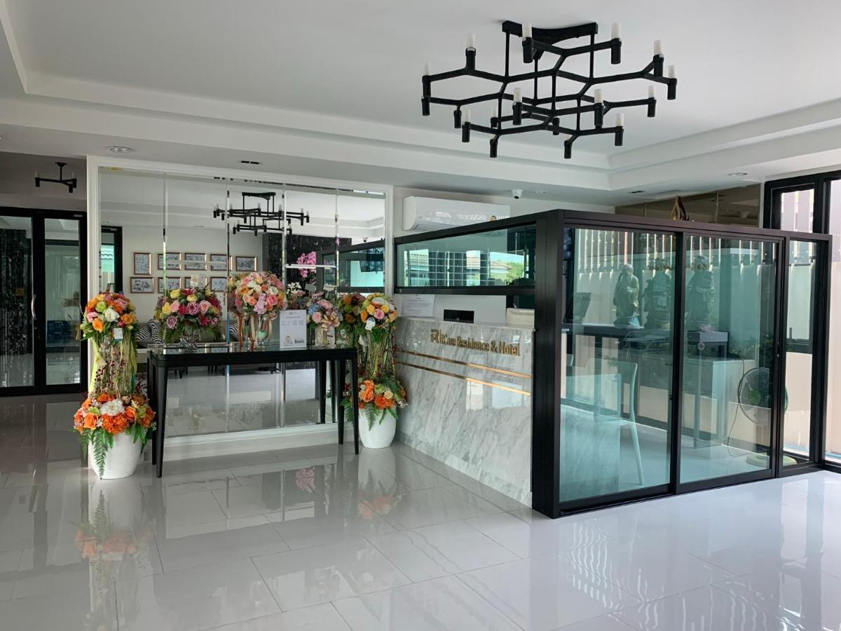 Icare Residence & Hotel Bangkok Bagian luar foto