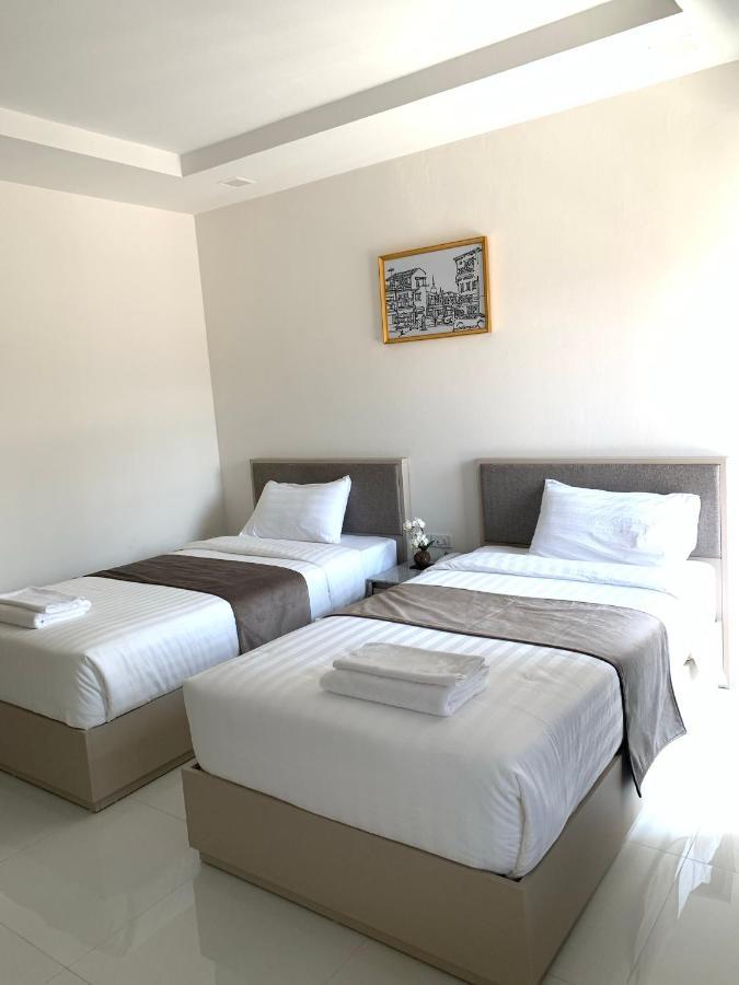 Icare Residence & Hotel Bangkok Bagian luar foto